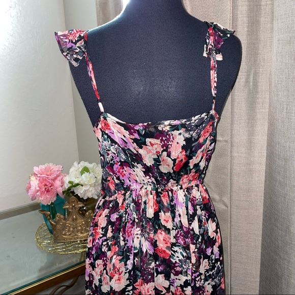 Forever 21 Floral Dress - Picture 4 of 10